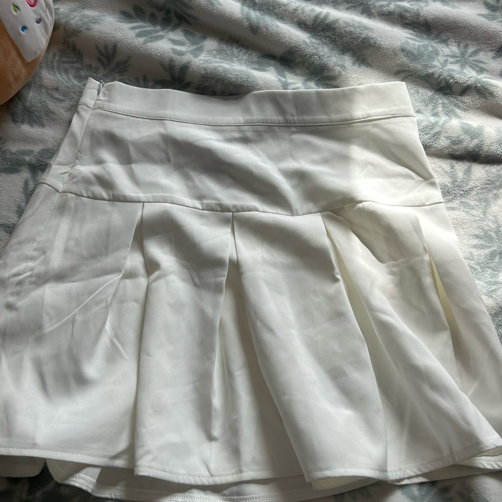 SHEIN pleated white skirt